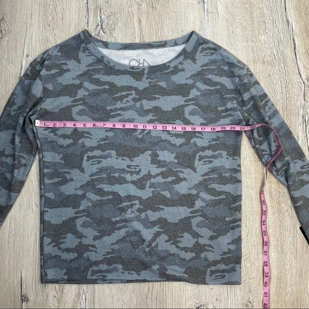 Chaser Camo Pullover Sweater Sz Medium